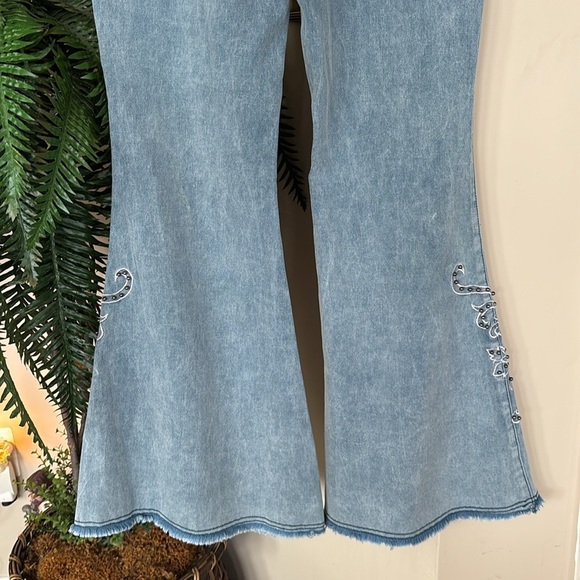 POL High Waist Stretch Blue Jeans Embroidered Black Floral Beaded Bell Bottoms - Picture 11 of 15